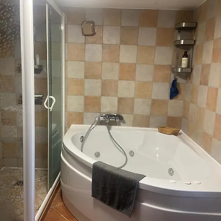 Pansiyon Les Oliviers Lédignan